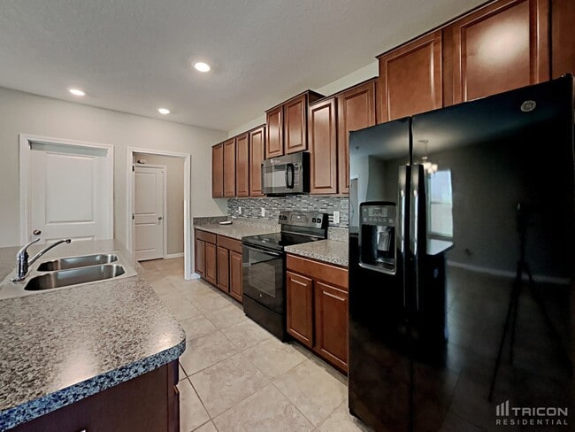 Building Photo - 15422 Broad Brush Dr