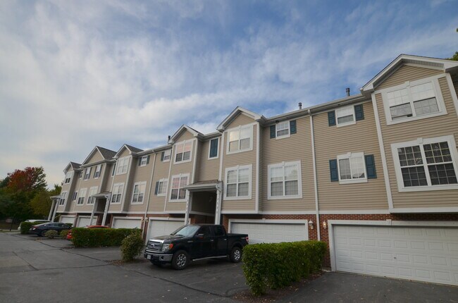 Building Photo - 2327 Hudson Cir