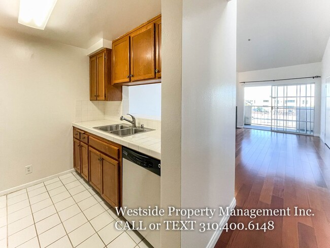 Foto del edificio - Mar Vista Upper 3Bd/2.5BA Multi-Level Condo