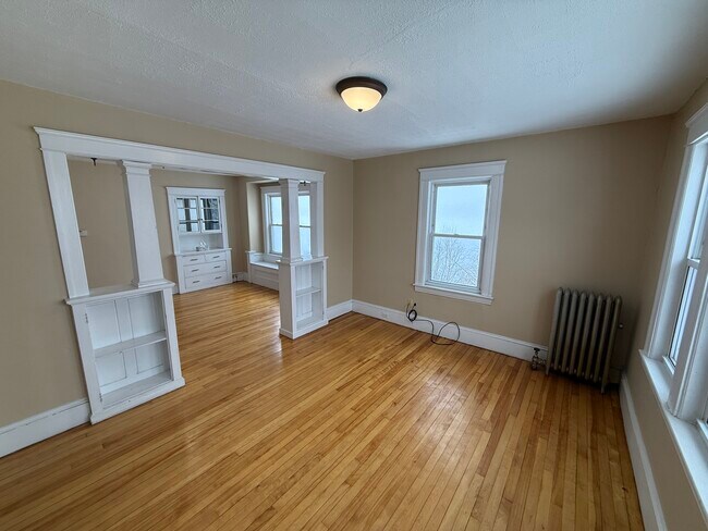 Foto del edificio - 19 Mattson Ave