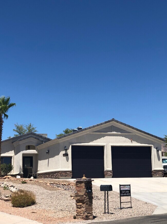 Foto del edificio - 3581 Bali Dr