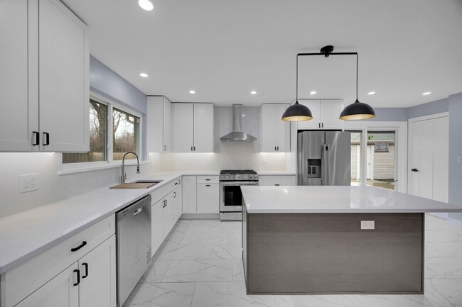 Building Photo - 5924 El Morro Ln