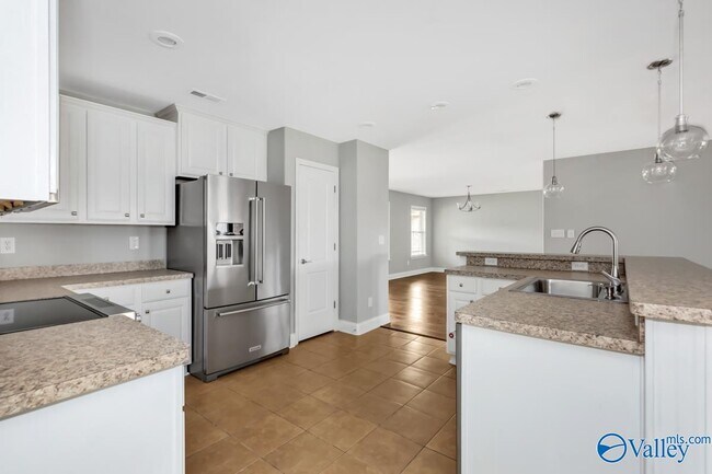 Foto del edificio - 102 Chadswalk Ln