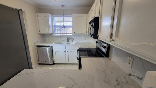 Foto del edificio - 9007 Highland Rd