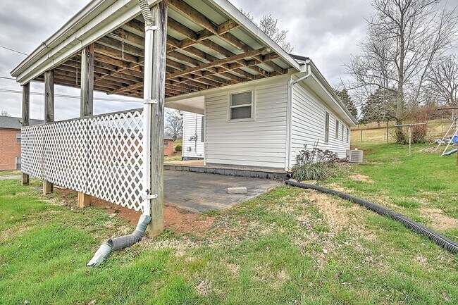 Building Photo - 107 Burkey Lane - Greeneville