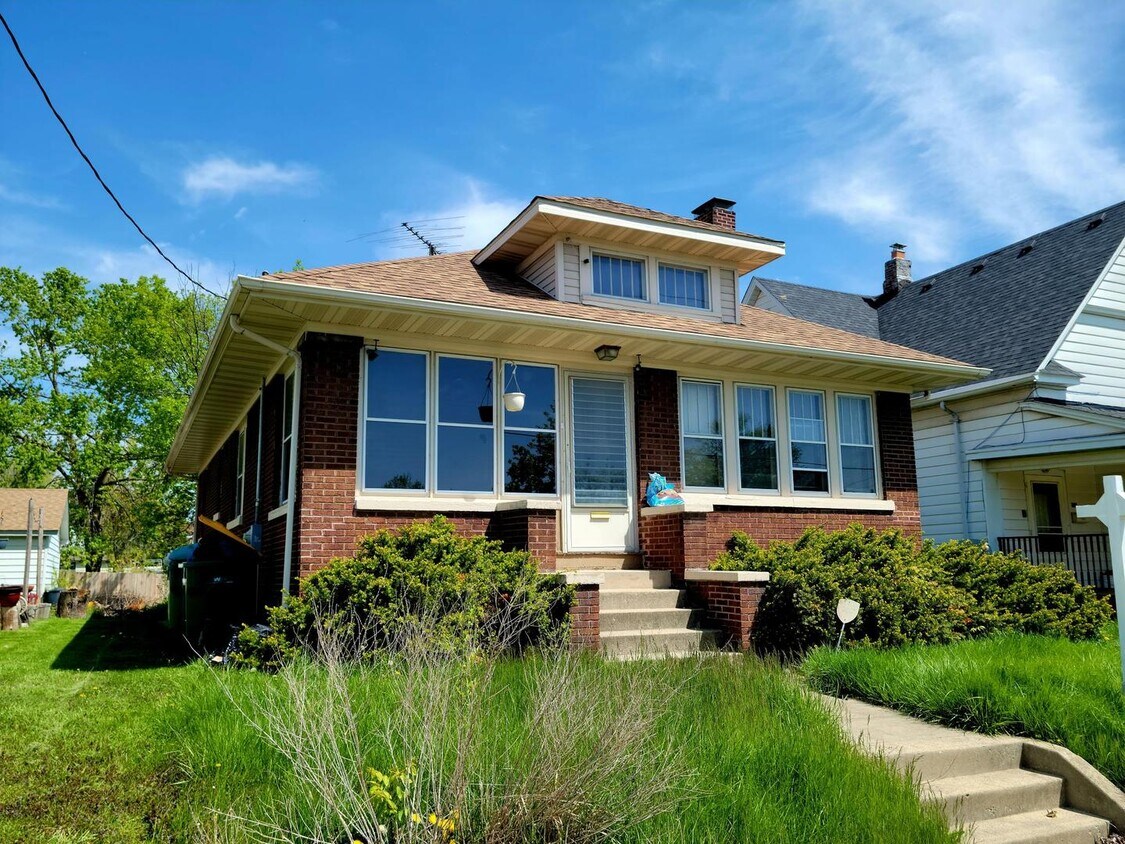 703 McDonough St, Joliet, IL 60436 House Rental in Joliet, IL