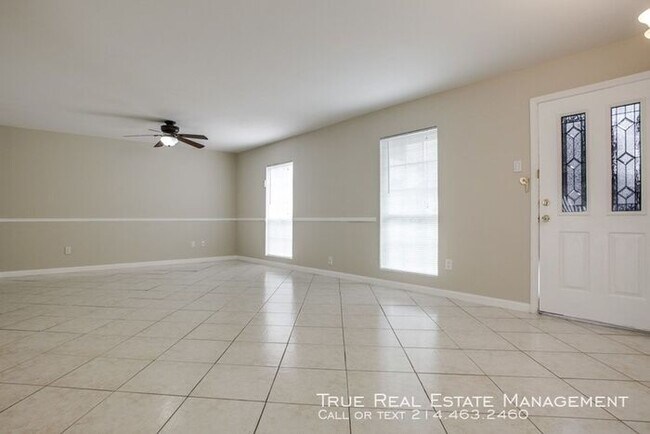 Building Photo - No App Fees. 1 Month Free Rent*