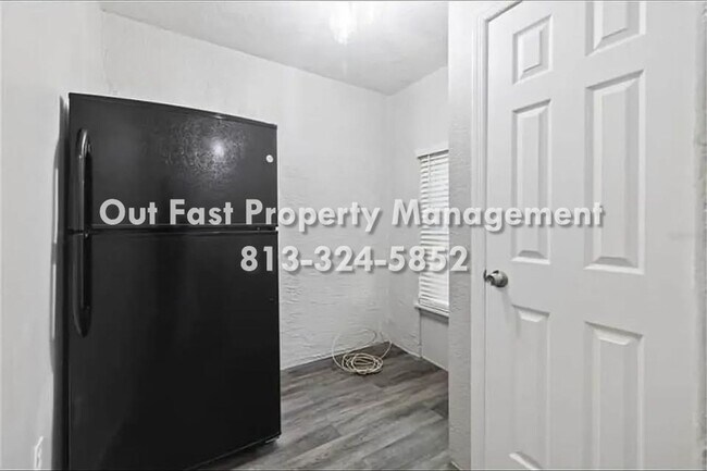 Foto del edificio - 2920 Emerson Ave S