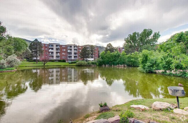 Building Photo - 1250 Golden Cir