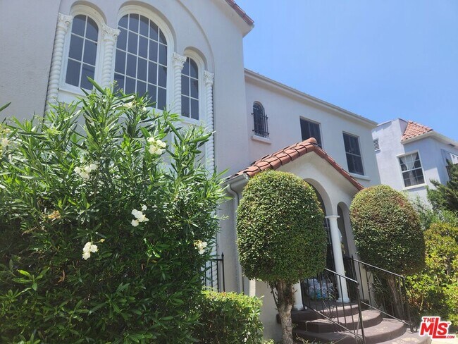 Foto del edificio - 517 Serrano Ave