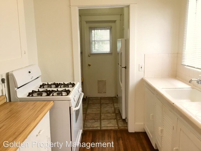 Foto del edificio - 3127-3127 Juniper St