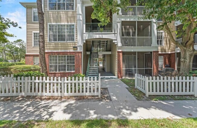 Atrás - 13015 Plantation Park Cir