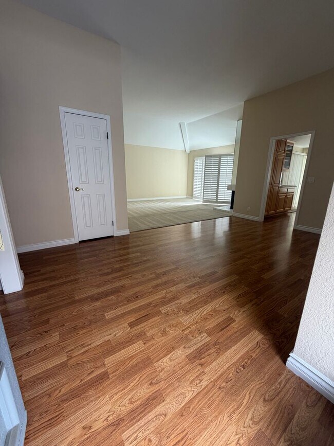 Foto del edificio - Spacious 3 Bedroom home