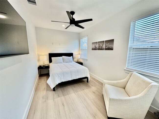 Foto del edificio - 4014 Hutchins St
