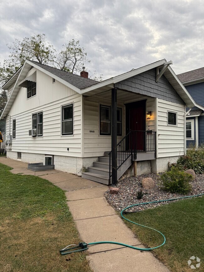 Building Photo - 1960 Lincoln Ave #4