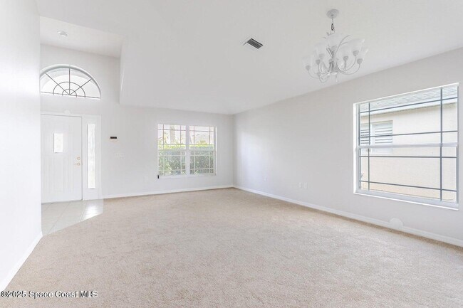 Foto del edificio - 621 Misty Creek Dr