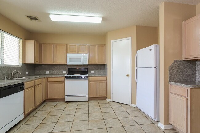 Foto del edificio - 13230 Firebrick Dr