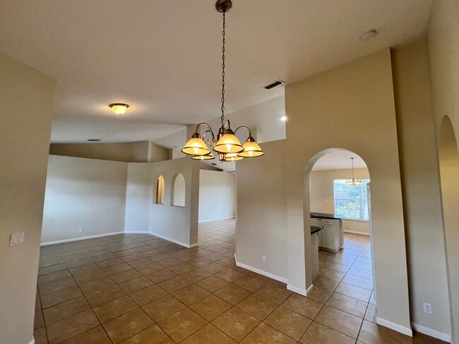 Building Photo - 2133 SW Pruitt St