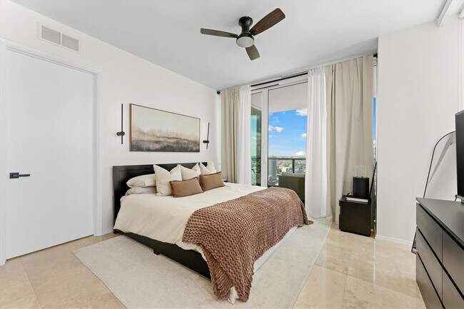 Foto del edificio - 1040 Biscayne Blvd