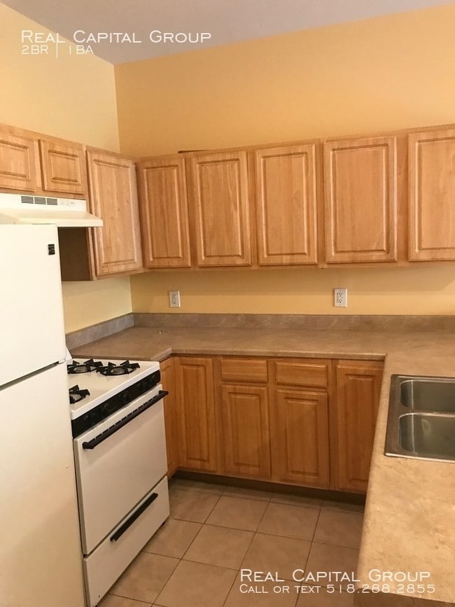 225 Clinton Ave 2nd Floor Albany Ny Apartment For Rent In Albany