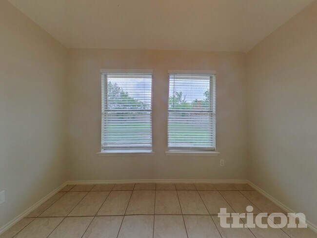Building Photo - 1630 Emily Ln