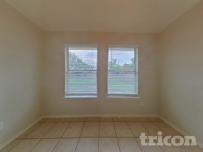 Foto del edificio - 1630 Emily Ln