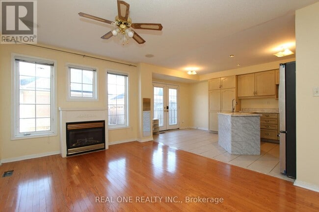 Building Photo - 749 Bur Oak Ave