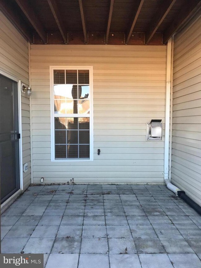 Building Photo - 12958 Park Crescent Cir