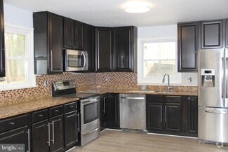 Building Photo - 10616 Moores Ln