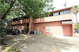 Foto del edificio - 300 N Perez St