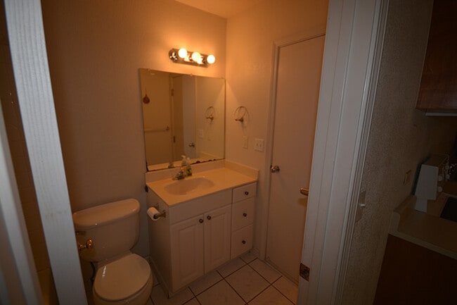 Building Photo - 1751D 10th Ave