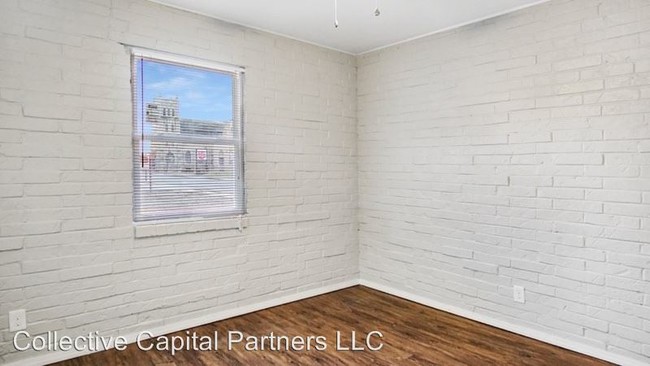 Building Photo - 322 N 6th St