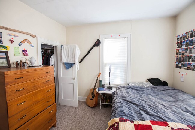 Bedroom 2 - 1530 Houston St