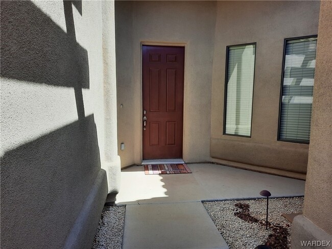 Building Photo - 2821 Esmerelda Dr