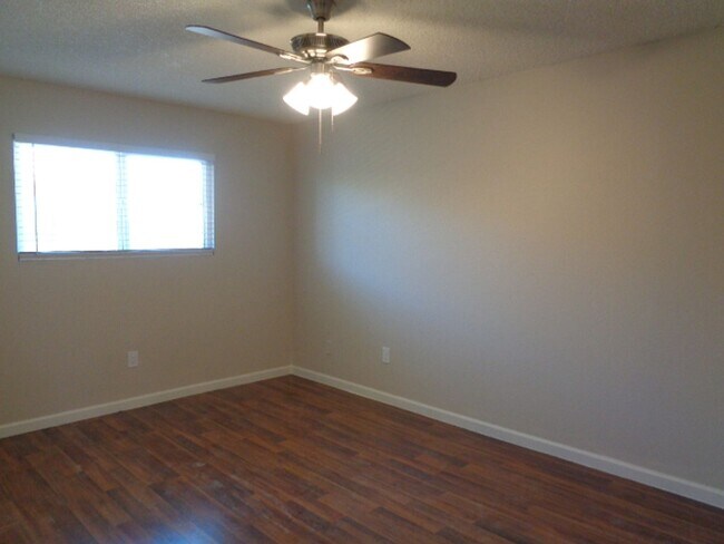Foto del edificio - 8124 N 33rd Dr