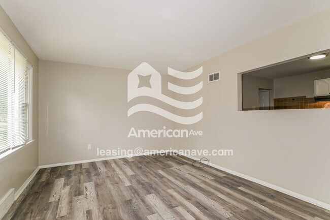 Foto del edificio - 1444 Fairmeadows Ln