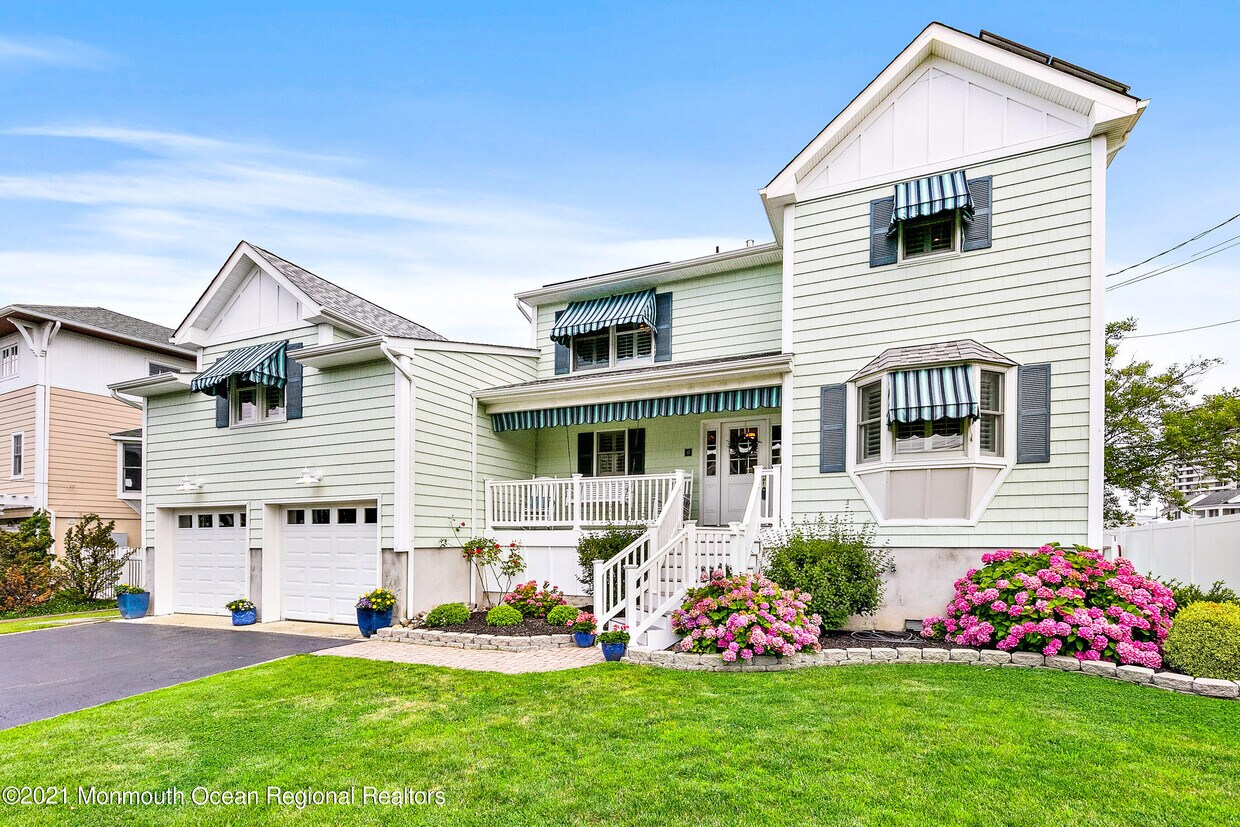 35 Shrewsbury Dr, Monmouth Beach, NJ 07750 House for Rent in Monmouth