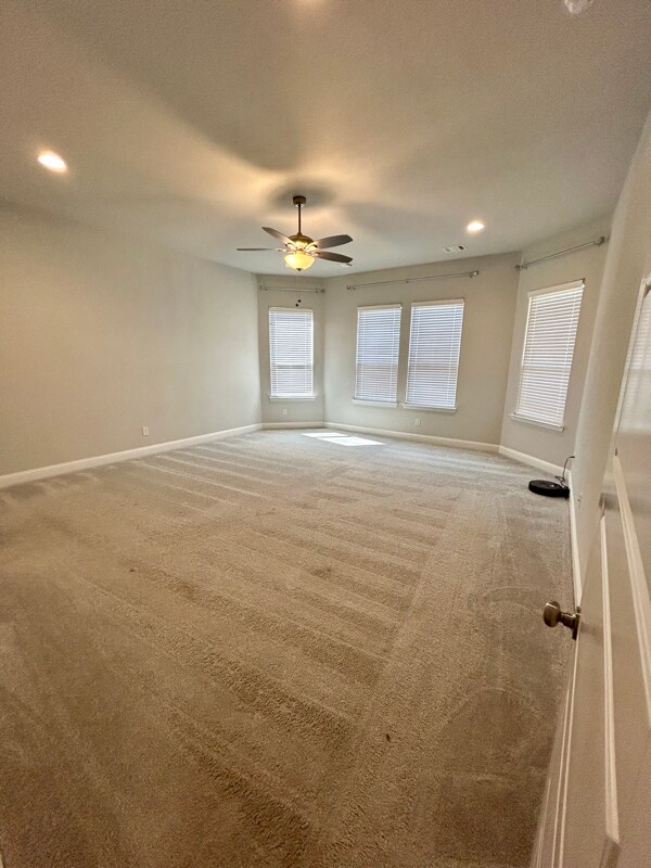 Building Photo - 2321 Paddington Way