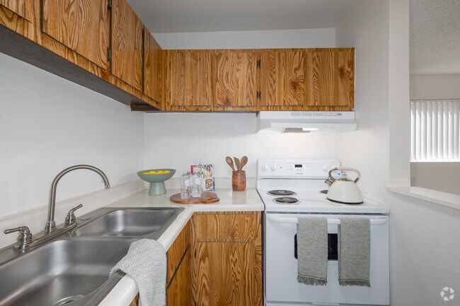 1BR, 1BA - 500SF - Kitchen - Sunflower Apartments