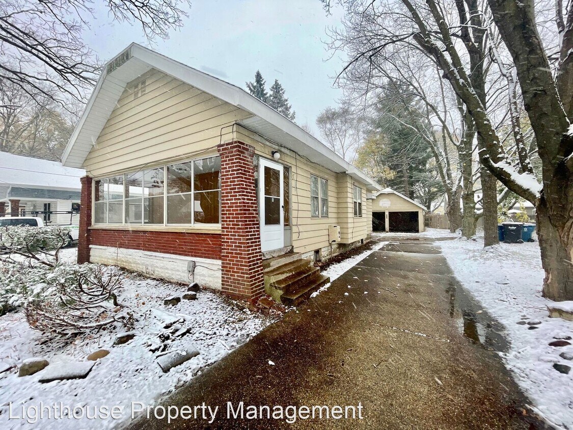 Primary Photo - 2 br, 1 bath House - 102 48th St SE
