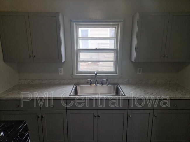 Foto del edificio - 290 E 17th St