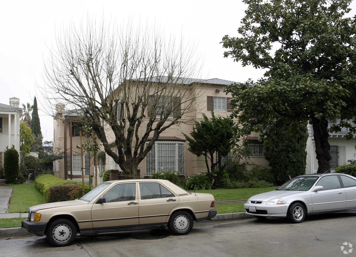 1056 S Genesee Ave, Los Angeles, CA 90019 Apartments in Los Angeles