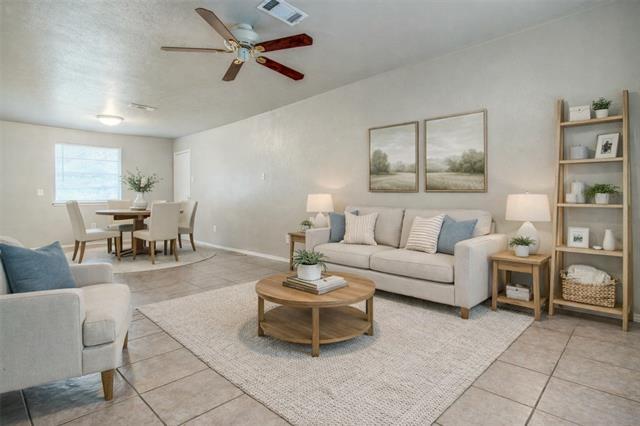 Foto del edificio - 919 Southloop Dr