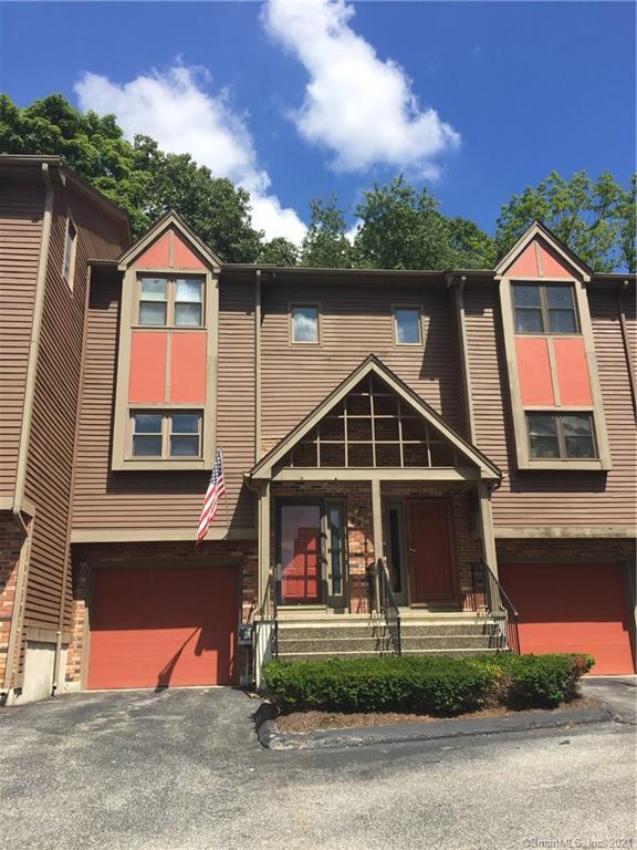 Primary Photo - 213 W Town St