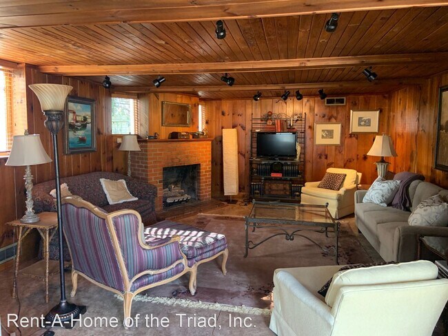 Building Photo - 1 br, 1 bath House - 908 W. Cornwallis Drive