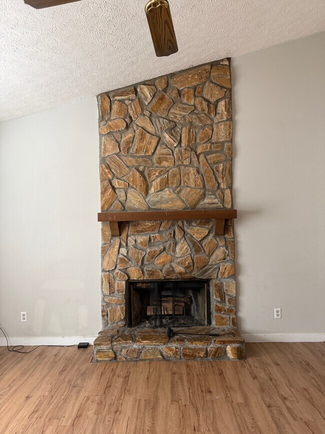 hogar - 255 Falcon Dr