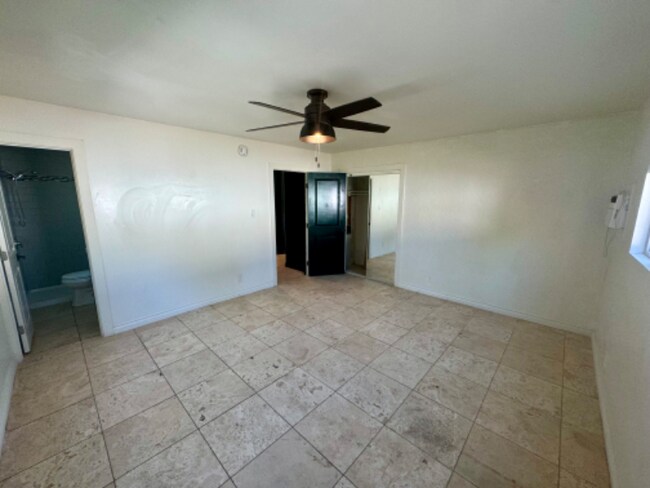 Foto del edificio - 307 N Mission Rd