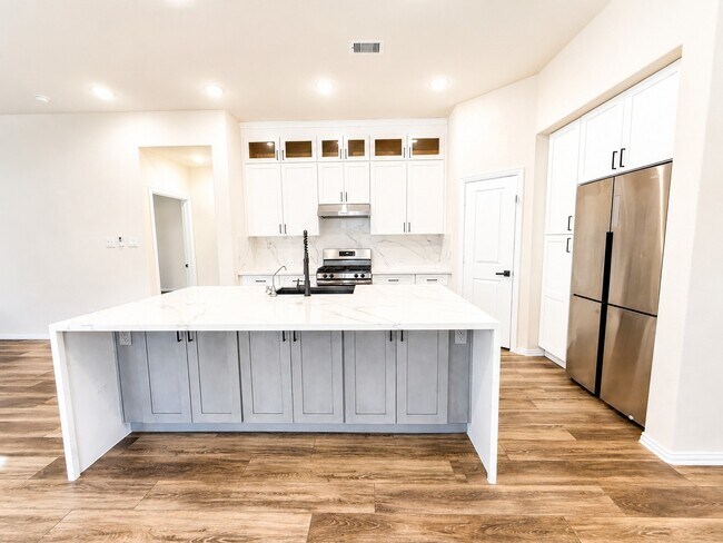 Building Photo - 15230 Stuart Bat Cave Ln