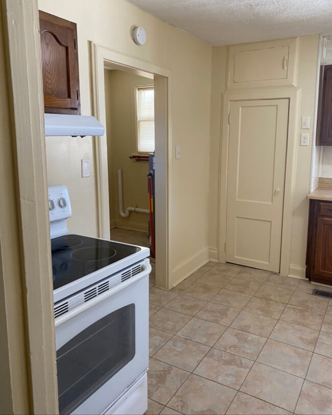 Foto del edificio - 211 Fairview St