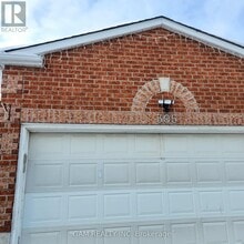 Building Photo - 305 Macedonia Crescent